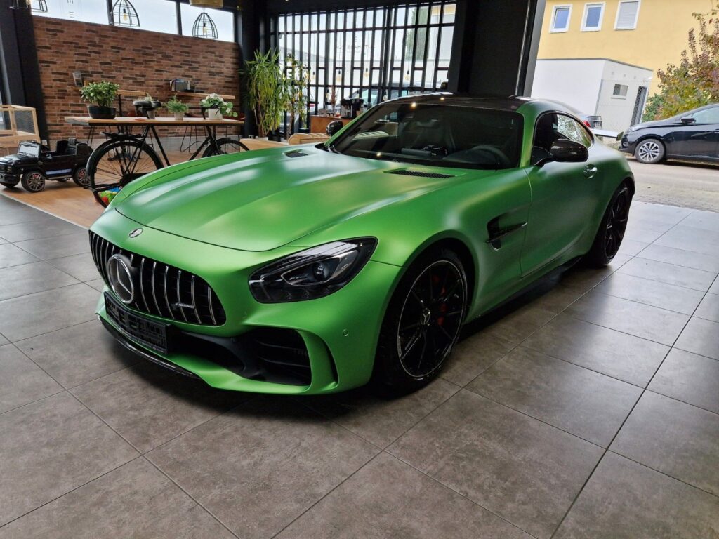 2017 Mercedes-Benz AMG GT-R Coupe